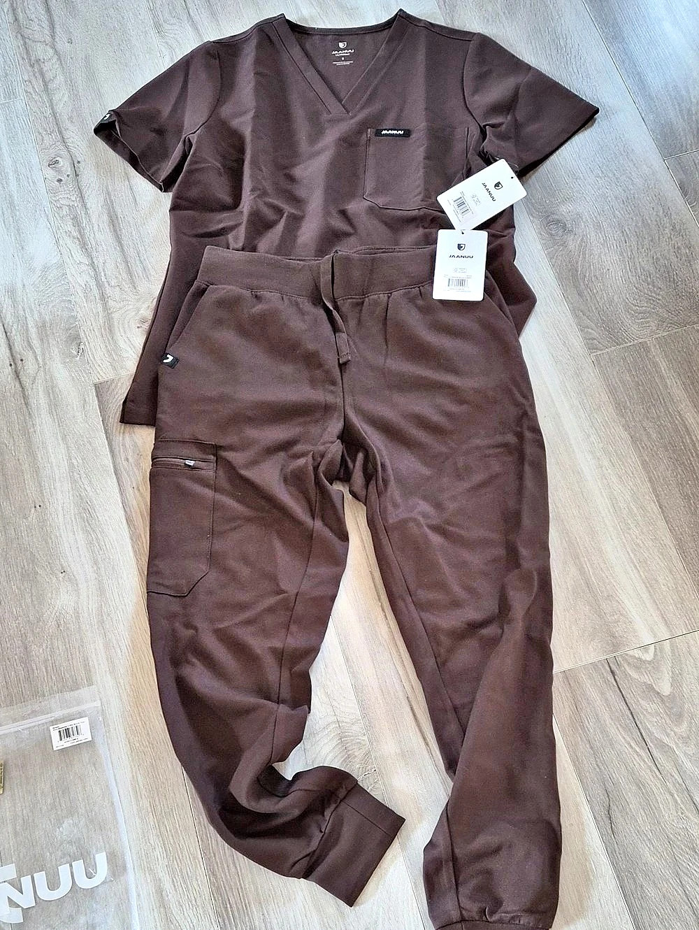 Jaanuu Rubi Slim Essential 1-Pkt Scrub Top and Rubi Slim ULTRASoft Scrub Jogger